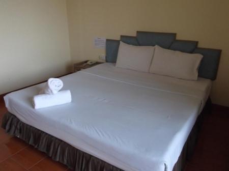 Sr Hotel Сураттхани Номер фото