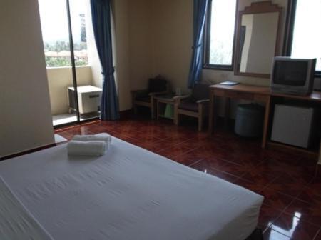 Sr Hotel Сураттхани Номер фото